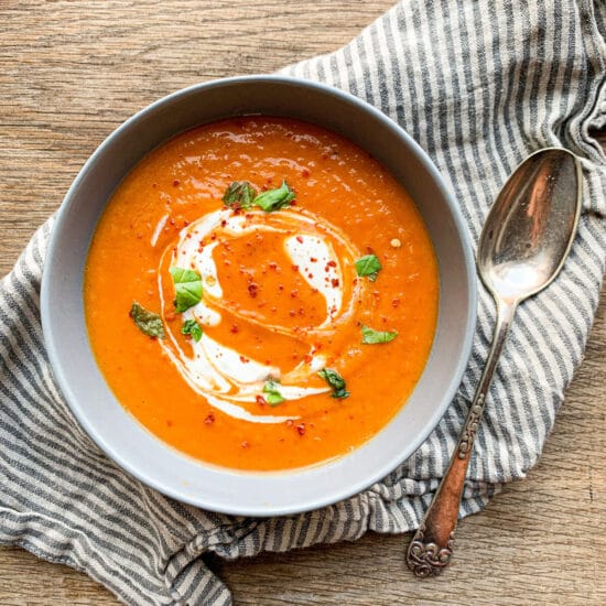 butternut-squash-og-roed-peber-suppe